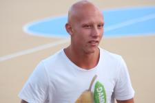 MENNELLA FOTOGRAFA LA LUNA E LE STELLE